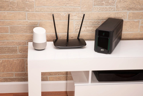 UPS APC Snadná UPS 900VA Věž 480W 2x Schuko BVX900LI-GR